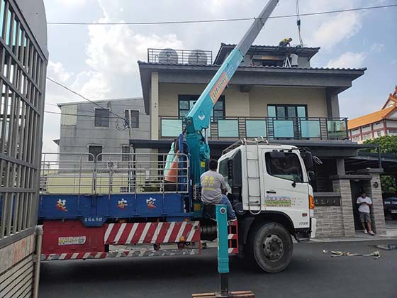 高雄湖內吊車