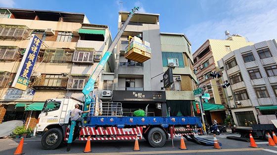 台南市中西區吊車