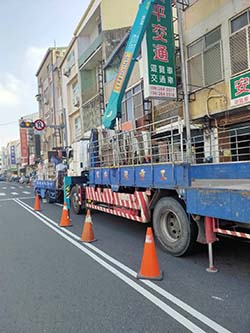 台南市南區吊車