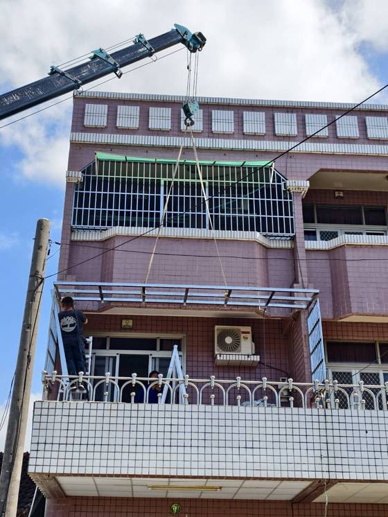 佳里區 拆舊採光罩 換新工程