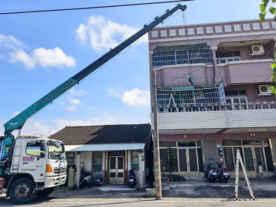 佳里區 拆舊採光罩 換新工程