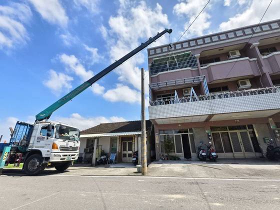 佳里區 拆舊採光罩 換新工程