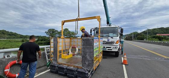 台南市南化區大型吊籠橋底偵測水流工程