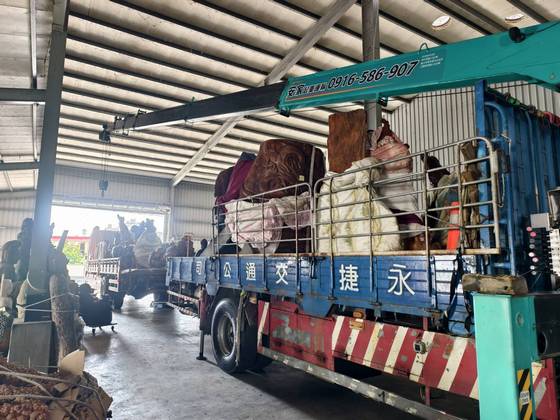 台南保安區載運高雄區吊掛 藝術品工程