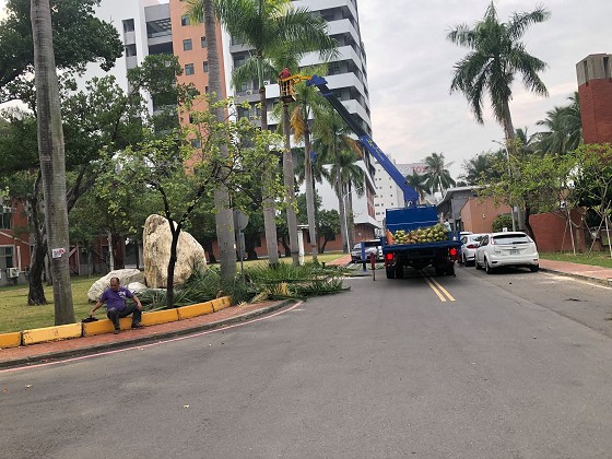 台南市中西區吊車